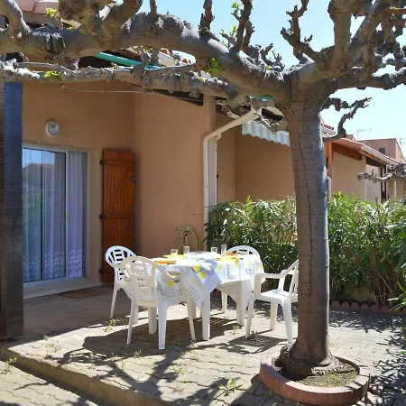 Holiday home Pavillon A 300m De La Plage, 3 Pieces, Mezzanine, Terrasse, 4 Couchages - Saint Pierre La - Fr-1-229d-83 *