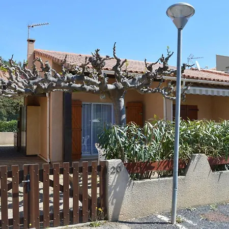 Pavillon A 300m De La Plage, 3 Pieces, Mezzanine, Terrasse, 4 Couchages - Saint Pierre La - Fr-1-229d-83 Holiday home Fleury (Aude)